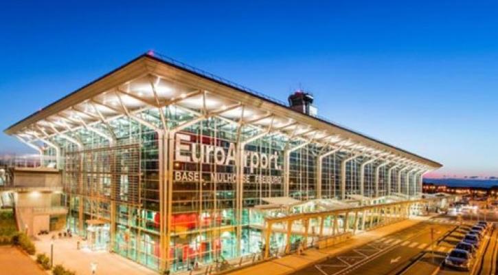 Photo de nuit de l’aéroport de Bâle - Mulhouse Crédit : Aéroport de Bâle - Mulhouse